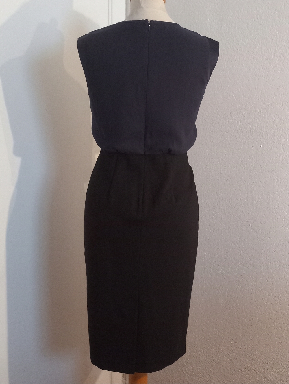 LOFT Color Block Body-Conscious Sheath Dress - Picture 3 of 5